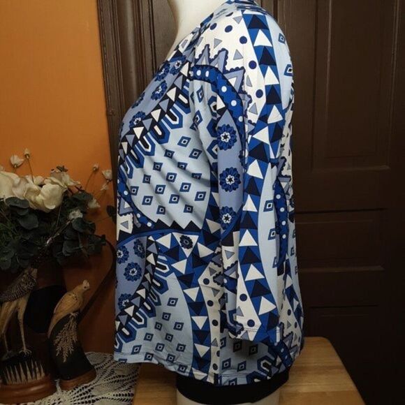 Linea By Louis Dell’Olio Blue Motif V-neck Blouse 2X - Picture 3 of 12